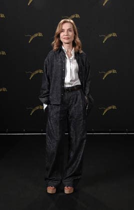 Isabelle Huppert At Ni vue ni connue Photocall - Locarno Actress Isabelle Huppert poses wearing a dress by Brunello Cucinelli during the Ni vue ni connue film photocall at the 2026 Locarno Film Festival in Locarno, Switzerland on August 14, 2026. Photo by Nick Zonna IPA ABACAPRESS.COM Locarno Switzerland  Copyright: xZonnaxNick IPA ABACAx