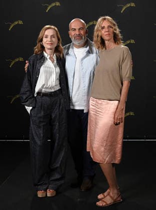 Isabelle Huppert Marc Fitoussi Sandrine Kiberlain At Ni vue ni connue Film Photocall - Locarno French actress Isabelle Huppert, director Marc Fitoussi and actress Sandrine Kiberlain attend the photocall for the film Ni vue ni connue during the 79th Locarno Film Festival in Locarno, Switzerland on August 14, 2026. Photo by Nick Zonna IPA ABACAPRESS.COM Locarno Switzerland  Copyright: xZonnaxNick IPA ABACAx