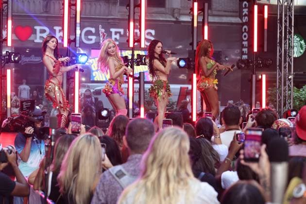 Katseye on stage for Citi Concert Series on NBC TODAY with KATSEYE, Rockefeller Plaza, New York, NY, August 14, 2026. Photo By: Eli Winston Everett Collection Citi Concert Series on NBC TODAY with KATSEYE PUBLICATIONXNOTxINxCANxCHNxFRAxITAxJPNxNORxPOLxRUSxESPxUKxUSA