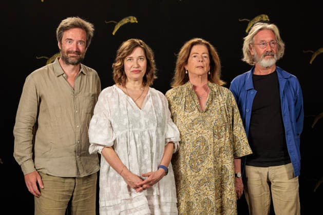 LFF 2026 - Demain Je Tombe Amoureux Photocall Emmanuelle Devos, Martin Provost (Director), Denis Pineau-Valencienne (Producer) and Vera Michalski Hoffmann (Co-producer) at the photocall during the 79th Locarno Film Festival to present the world premiere of Martin Provost s film Demain je tombe amoureux on the Piazza Grande on August 14, 2026 in Locarno, Switzerland (Photo by Stefan Kraus ABACAPRESS.COM) Locarno Switzerland  Copyright: xKrausxStefan ABACAx