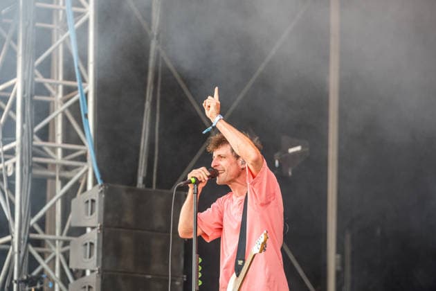Erster Tag beim Highfield 2026, die Band Itchy eröffnet das Festival am Störmthaler See bei Leipzig. Gesang, Gitarre, E-Bass Sibbi (Sebastian Hafner) Gesang, E-Bass, Gitarre Panzer (Daniel Friedl) Schlagzeug, Gesang Max (Max Zimmer) (seit 2011) Highfield 2026 - Itchy *** Day One at Highfield 2026, the band Itchy kicks off the festival at Störmthaler See near Leipzig Vocals, guitar, electric bass: Sibbi Sebastian Hafner Vocals, electric bass, guitar: Panzer Daniel Friedl Drums, vocals: Max Max Zimmer Since 2011: Highfield 2026 Itchy