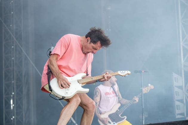Erster Tag beim Highfield 2026, die Band Itchy eröffnet das Festival am Störmthaler See bei Leipzig. Gesang, Gitarre, E-Bass Sibbi (Sebastian Hafner) Gesang, E-Bass, Gitarre Panzer (Daniel Friedl) Schlagzeug, Gesang Max (Max Zimmer) (seit 2011) Highfield 2026 - Itchy *** Day One at Highfield 2026, the band Itchy kicks off the festival at Störmthaler See near Leipzig Vocals, guitar, electric bass: Sibbi Sebastian Hafner Vocals, electric bass, guitar: Panzer Daniel Friedl Drums, vocals: Max Max Zimmer Since 2011: Highfield 2026 Itchy