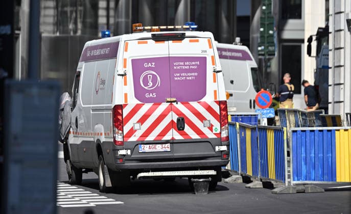 Two explosions in a building due to a gas leak in Brussels BRUSSELS, BELGIUM - AUGUST 14: Emergency response teams, including ambulances, fire engines, and police vehicles, gather at the scene following an explosion in Brussels, Belgium on August 14, 2026. Three people were injured after two explosions occurred due to a gas leak in a building that was being evacuated. Dursun Aydemir Anadolu Brussels Belgium. Editorial use only. Please get in touch for any other usage.  Copyright: x2026xAnadoluxDursunxAydemirx