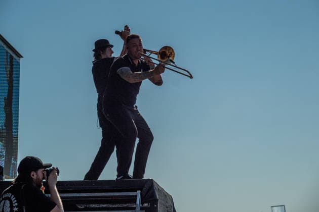 Die deutsche Punkrock Band Sondaschule auf der Mainstage vom Highfield 2026. Gesang Costa Cannabis (Tim Kleinrensing) Gitarre, Gesang Chemokeule (Mirko Klautmann) Bass Matthias Richter (seit 2013) Posaune Chris Altmann (seit 2006) Gitarre Phillip FaF Pfaff (seit 2022) Highfield 2026 tag 1 - sondaschule *** The German punk rock band Sondaschule on the Main Stage at Highfield 2026: Vocals: Costa Cannabis; Tim Kleinrensing: Guitar, Vocals: Chemokeule, Mirko Klautmann; Bass: Matthias Richter (since 2013); Trombone: Chris Altmann (since 2006); Guitar: Phillip FaF Pfaff (since 2022); Highfield 2026, Day 1: Sondaschule