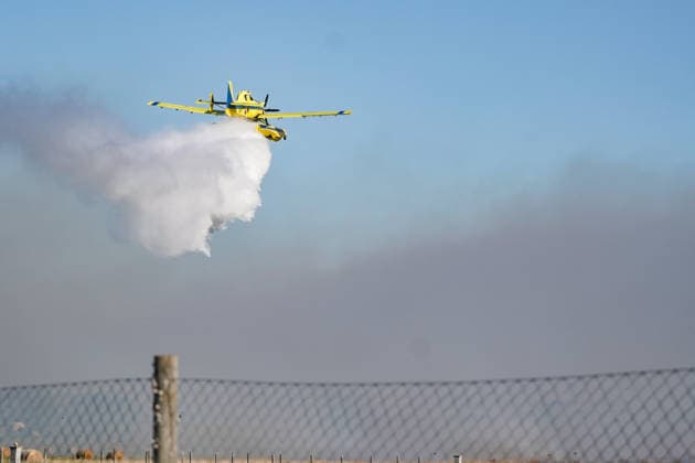 14.08.2026 - Europa, Kroatien, Ninski Stanovi: Großflächiger Vegetationsbrand zwischen Ninski Stanovi und Å½erava in der Gespanschaft Zadar. Zahlreiche Feuerwehrkräfte kämpfen gegen die Flammen. Ein Air Tractor und zwei Canadair sind zur Unterstützung der Löscharbeiten aus der Luft unterwegs. Starker Wind erschwert den Einsatz und begünstigt die Ausbreitung des Feuers. 14.08.2026 - Europa, Hrvatska, Ninski Stanovi: Veliki poÅ¾ar otvorenog prostora izmeÄ‘u Ninskih Stanova i Å½erave u Zadarskoj Å¾upaniji. Brojne vatrogasne snage bore se s vatrom. Air Tractor i Canadair upuÄ‡eni su na poÅ¾ariÅ¡te kako bi pomogli u gaÅ¡enju iz zraka. Jak vjetar oteÅ¾ava gaÅ¡enje i pogoduje Å¡irenju poÅ¾ara. *** August 14, 2026 Europe, Croatia, Ninsk Copyright: xLUKAxKOLANOVICx