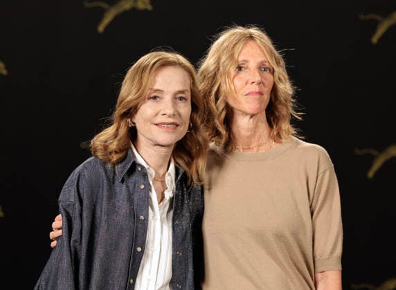 LFF 2026 - Ni Vue Ni Connue Film Photocall Isabelle Huppert and Sandrine Kiberlain attend the photocall during the 79th Locarno Film Festival to present the world premiere of Marc Fitoussi s film Ni vue, ni connue on the Piazza Grande in Locarno, Switzerland on August 14, 2026. Photo by Stefan Kraus ABACAPRESS.COM Locarno Switzerland  Copyright: xKrausxStefan ABACAx