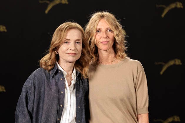 LFF 2026 - Ni Vue Ni Connue Film Photocall Isabelle Huppert and Sandrine Kiberlain attend the photocall during the 79th Locarno Film Festival to present the world premiere of Marc Fitoussi s film Ni vue, ni connue on the Piazza Grande in Locarno, Switzerland on August 14, 2026. Photo by Stefan Kraus ABACAPRESS.COM Locarno Switzerland  Copyright: xKrausxStefan ABACAx