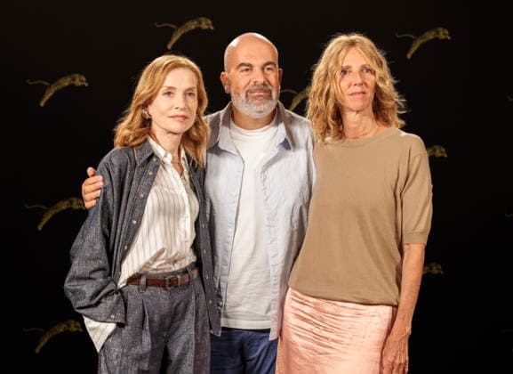 LFF 2026 - Ni Vue Ni Connue Film Photocall Isabelle Huppert, Sandrine Kiberlain and Marc Fitoussi (Director) attend the photocall during the 79th Locarno Film Festival to present the world premiere of Marc Fitoussi s film Ni vue, ni connue on the Piazza Grande in Locarno, Switzerland on August 14, 2026. Photo by Stefan Kraus ABACAPRESS.COM Locarno Switzerland  Copyright: xKrausxStefan ABACAx