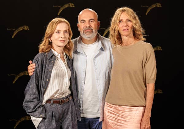 LFF 2026 - Ni Vue Ni Connue Film Photocall Isabelle Huppert, Sandrine Kiberlain and Marc Fitoussi (Director) attend the photocall during the 79th Locarno Film Festival to present the world premiere of Marc Fitoussi s film Ni vue, ni connue on the Piazza Grande in Locarno, Switzerland on August 14, 2026. Photo by Stefan Kraus ABACAPRESS.COM Locarno Switzerland  Copyright: xKrausxStefan ABACAx