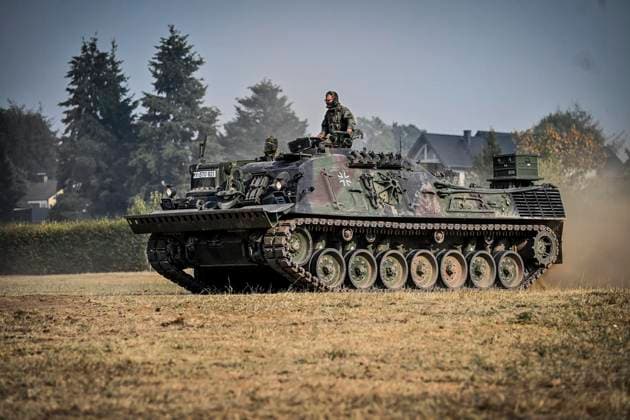 Waldbrände im Kreis Düren in der Eifel Hürtgenwald ** NUR FÜR REDAKTIONELLE ZWECKE ** EDITORIAL USE ONLY **<p>Ein Bergepanzer der Bundeswehr im Einsatz am Freitag, dem 14 08 2026 Waldbrände im Kreis Düren in der Eifel Hürtgenwald Deutschland NRW Essen Copyright: KerstinxKokoska *** Forest fires in the Düren district in the Eifel region, Hürtgenwald ** FOR EDITORIAL USE ONLY ** EDITORIAL USE ONLY ** p A Bundeswehr recovery tank in action on Friday, August 14, 2026. Forest fires in the Düren district in the Eifel region, Hürtgenwald, Germany, North Rhine-Westphalia (NRW), Essen. Copyright KerstinxKokoska Copyright: KerstinxKokoska doc875po36fh4i194xrqoov ,EDITORIAL USE ONLY