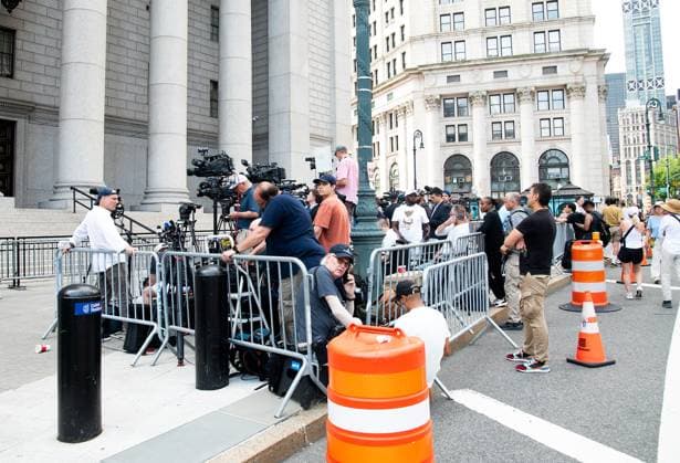 Luigi Mangione Pleads Guilty Today in Manhattan Courthouse Luigi Mangione Pleads Guilty Today in Manhattan Courthouse, Downtown Manhattan, NY. 14 Aug 2026 Pictured: Atmosphere. Photo credit: Mayer MEGA TheMegaAgency.com sales@mega.global  Copyright: xThexMegaxAgencyxMayerx xMEGAx