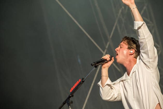 Die Indie Pop Band giant rooks (Gesang, Gitarre, Percussion Frederik Rabe Gitarre Finn Schwieters Schlagzeug Finn Thomas Synthesizer, Piano Jonathan Wischniowski E-Bass Luca Göttner) auf dem Highfield 2026. Highfield 2026 tag 1 - Giant Rooks *** The indie pop band Giant Rooks: Vocals, guitar, percussion: Frederik Rabe; guitar: Finn Schwieters; drums: Finn Thomas; synthesizer, piano: Jonathan Wischniowski; electric bass: Luca Göttner at Highfield 2026. Highfield 2026, Day 1: Giant Rooks