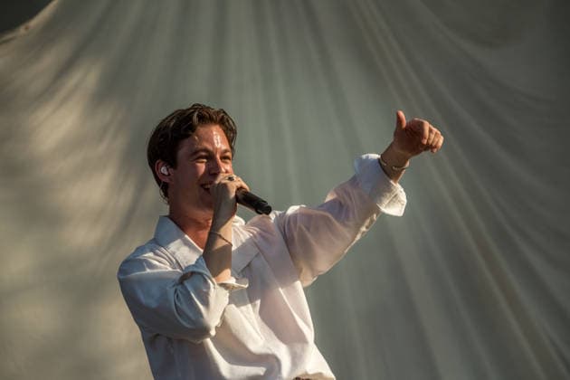 Die Indie Pop Band giant rooks (Gesang, Gitarre, Percussion Frederik Rabe Gitarre Finn Schwieters Schlagzeug Finn Thomas Synthesizer, Piano Jonathan Wischniowski E-Bass Luca Göttner) auf dem Highfield 2026. Highfield 2026 tag 1 - Giant Rooks *** The indie pop band Giant Rooks: Vocals, guitar, percussion: Frederik Rabe; guitar: Finn Schwieters; drums: Finn Thomas; synthesizer, piano: Jonathan Wischniowski; electric bass: Luca Göttner at Highfield 2026. Highfield 2026, Day 1: Giant Rooks