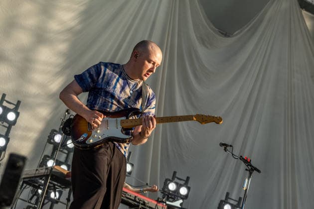 Die Indie Pop Band giant rooks (Gesang, Gitarre, Percussion Frederik Rabe Gitarre Finn Schwieters Schlagzeug Finn Thomas Synthesizer, Piano Jonathan Wischniowski E-Bass Luca Göttner) auf dem Highfield 2026. Highfield 2026 tag 1 - Giant Rooks *** The indie pop band Giant Rooks: Vocals, guitar, percussion: Frederik Rabe; guitar: Finn Schwieters; drums: Finn Thomas; synthesizer, piano: Jonathan Wischniowski; electric bass: Luca Göttner at Highfield 2026. Highfield 2026, Day 1: Giant Rooks