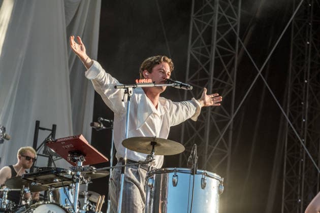 Die Indie Pop Band giant rooks (Gesang, Gitarre, Percussion Frederik Rabe Gitarre Finn Schwieters Schlagzeug Finn Thomas Synthesizer, Piano Jonathan Wischniowski E-Bass Luca Göttner) auf dem Highfield 2026. Highfield 2026 tag 1 - Giant Rooks *** The indie pop band Giant Rooks: Vocals, guitar, percussion: Frederik Rabe; guitar: Finn Schwieters; drums: Finn Thomas; synthesizer, piano: Jonathan Wischniowski; electric bass: Luca Göttner at Highfield 2026. Highfield 2026, Day 1: Giant Rooks