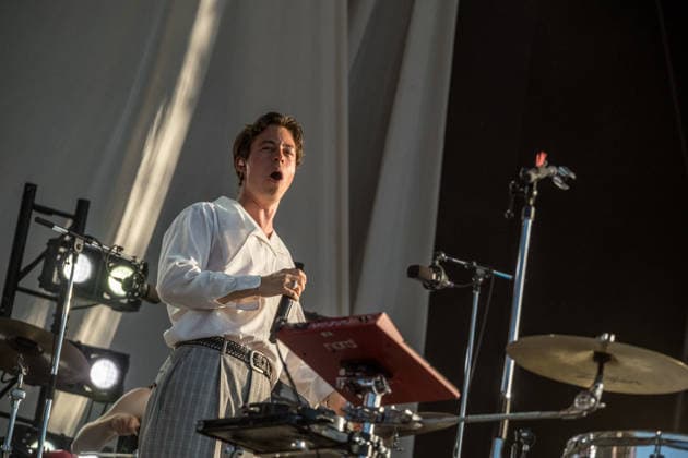 Die Indie Pop Band giant rooks (Gesang, Gitarre, Percussion Frederik Rabe Gitarre Finn Schwieters Schlagzeug Finn Thomas Synthesizer, Piano Jonathan Wischniowski E-Bass Luca Göttner) auf dem Highfield 2026. Highfield 2026 tag 1 - Giant Rooks *** The indie pop band Giant Rooks: Vocals, guitar, percussion: Frederik Rabe; guitar: Finn Schwieters; drums: Finn Thomas; synthesizer, piano: Jonathan Wischniowski; electric bass: Luca Göttner at Highfield 2026. Highfield 2026, Day 1: Giant Rooks
