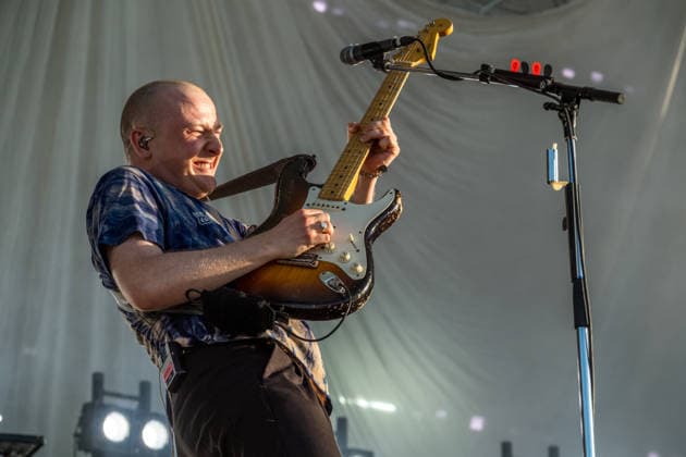 Die Indie Pop Band giant rooks (Gesang, Gitarre, Percussion Frederik Rabe Gitarre Finn Schwieters Schlagzeug Finn Thomas Synthesizer, Piano Jonathan Wischniowski E-Bass Luca Göttner) auf dem Highfield 2026. Highfield 2026 tag 1 - Giant Rooks *** The indie pop band Giant Rooks: Vocals, guitar, percussion: Frederik Rabe; guitar: Finn Schwieters; drums: Finn Thomas; synthesizer, piano: Jonathan Wischniowski; electric bass: Luca Göttner at Highfield 2026. Highfield 2026, Day 1: Giant Rooks