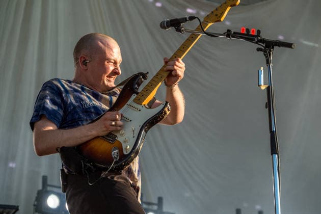 Die Indie Pop Band giant rooks (Gesang, Gitarre, Percussion Frederik Rabe Gitarre Finn Schwieters Schlagzeug Finn Thomas Synthesizer, Piano Jonathan Wischniowski E-Bass Luca Göttner) auf dem Highfield 2026. Highfield 2026 tag 1 - Giant Rooks *** The indie pop band Giant Rooks: Vocals, guitar, percussion: Frederik Rabe; guitar: Finn Schwieters; drums: Finn Thomas; synthesizer, piano: Jonathan Wischniowski; electric bass: Luca Göttner at Highfield 2026. Highfield 2026, Day 1: Giant Rooks