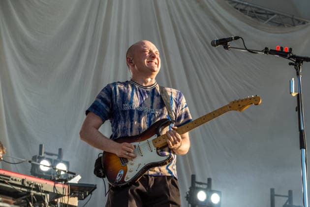 Die Indie Pop Band giant rooks (Gesang, Gitarre, Percussion Frederik Rabe Gitarre Finn Schwieters Schlagzeug Finn Thomas Synthesizer, Piano Jonathan Wischniowski E-Bass Luca Göttner) auf dem Highfield 2026. Highfield 2026 tag 1 - Giant Rooks *** The indie pop band Giant Rooks: Vocals, guitar, percussion: Frederik Rabe; guitar: Finn Schwieters; drums: Finn Thomas; synthesizer, piano: Jonathan Wischniowski; electric bass: Luca Göttner at Highfield 2026. Highfield 2026, Day 1: Giant Rooks