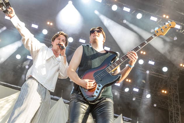 Die Indie Pop Band giant rooks (Gesang, Gitarre, Percussion Frederik Rabe Gitarre Finn Schwieters Schlagzeug Finn Thomas Synthesizer, Piano Jonathan Wischniowski E-Bass Luca Göttner) auf dem Highfield 2026. Highfield 2026 tag 1 - Giant Rooks *** The indie pop band Giant Rooks: Vocals, guitar, percussion: Frederik Rabe; guitar: Finn Schwieters; drums: Finn Thomas; synthesizer, piano: Jonathan Wischniowski; electric bass: Luca Göttner at Highfield 2026. Highfield 2026, Day 1: Giant Rooks