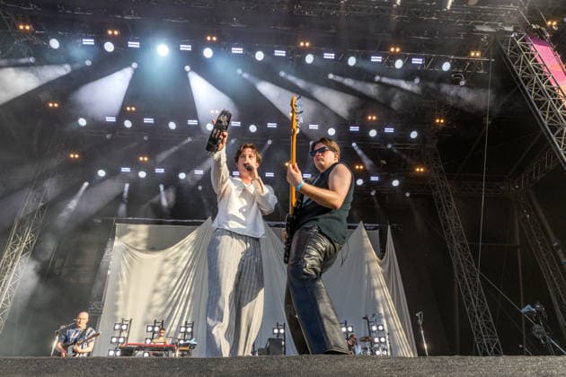 Die Indie Pop Band giant rooks (Gesang, Gitarre, Percussion Frederik Rabe Gitarre Finn Schwieters Schlagzeug Finn Thomas Synthesizer, Piano Jonathan Wischniowski E-Bass Luca Göttner) auf dem Highfield 2026. Highfield 2026 tag 1 - Giant Rooks *** The indie pop band Giant Rooks: Vocals, guitar, percussion: Frederik Rabe; guitar: Finn Schwieters; drums: Finn Thomas; synthesizer, piano: Jonathan Wischniowski; electric bass: Luca Göttner at Highfield 2026. Highfield 2026, Day 1: Giant Rooks