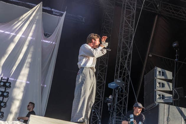 Die Indie Pop Band giant rooks (Gesang, Gitarre, Percussion Frederik Rabe Gitarre Finn Schwieters Schlagzeug Finn Thomas Synthesizer, Piano Jonathan Wischniowski E-Bass Luca Göttner) auf dem Highfield 2026. Highfield 2026 tag 1 - Giant Rooks *** The indie pop band Giant Rooks: Vocals, guitar, percussion: Frederik Rabe; guitar: Finn Schwieters; drums: Finn Thomas; synthesizer, piano: Jonathan Wischniowski; electric bass: Luca Göttner at Highfield 2026. Highfield 2026, Day 1: Giant Rooks