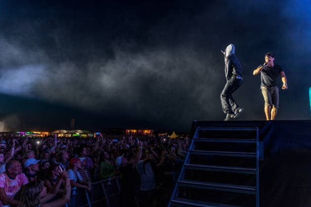 Die Berliner Rap, Hip-Hop, Trap Band BHZ auf dem Highfield Festival 2026 am Störmthaler See bei Großpösna. Die aktuelle BHZ-Besetzung 2026 besteht aus: * Longus Mongus Rap * Ion Miles Rap * Monk Rap * Big Pat Rap * MotB Produzent * Sami Produzent * Themba Produzent Highfield 2026 Tag 1 - BHZ *** The Berlin-based rap, hip-hop, and trap band BHZ at the Highfield Festival 2026 on Lake Störmthal near Großpösna. The current BHZ lineup for 2026 consists of * Longus Mongus (rapper) * Ion Miles (rapper) * Monk (rapper) * Big Pat (rapper) * MotB (producer) * Sami (producer) * Themba (producer) Highfield 2026 Day 1 BHZ