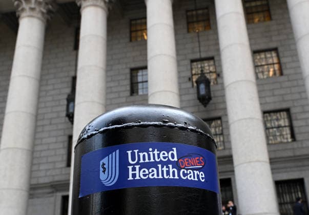 August 14, 2026, New York, New York, USA: August 14, 2026 - New York, NY, USA - Luigi Mangione enters an open guilty plea in federal court, admitting to all charges without any accommodations. He faces a maximum penalty of life in prison for the assassination of United Healthcare CEO, Brian Thompson on a Manhattan street. (Andrea RENAULT Zuma Press) New York USA  - ZUMAg115 20260814_faf_g115_005 Copyright: xAndreaxRenaultx