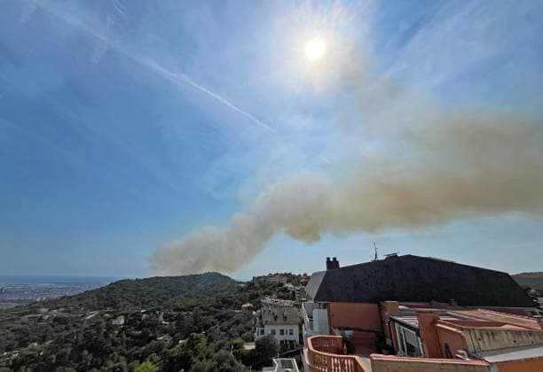 Forest Fire In The Upper Part Of Barcelona Firefighters deployed 10 fire engines and four helicopters and brought the fire under control after four hours of work in Barcelona, Spain, on August 14, 2026. More than 500 wildfires have been recorded in Catalonia this summer. One of the latest broke out in the Collserola mountain range, near a telecommunications tower overlooking Barcelona. The blaze burned 10 hectares and threatened populated areas, prompting authorities to order residents in Barcelona s upper neighborhoods to remain indoors Barcelona Barcelona Spain  Copyright: xUrbanandsportx originalFilename: urbanandsport-forestfi260814_npI9g.jpg