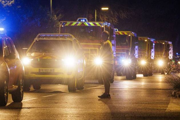 Garrein, The Netherlands, 2026-08-14 21:41:18 Garein, 14-08-2026, a convoy of fire trucks arrives at the village of Garein to extinguish the forest fire near Luglon. Photo: NLBeeld Robert Meerding Credit: NL Beeld Robert Meerding Inc  Copyright: xx x