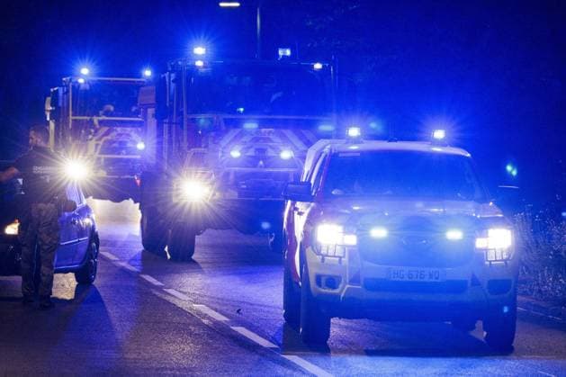 Garrein, The Netherlands, 2026-08-14 21:53:13 Garein, 14-08-2026, a convoy of fire trucks arrives at the village of Garein to extinguish the forest fire near Luglon. Photo: NLBeeld Robert Meerding Credit: NL Beeld Robert Meerding Inc  Copyright: xx x
