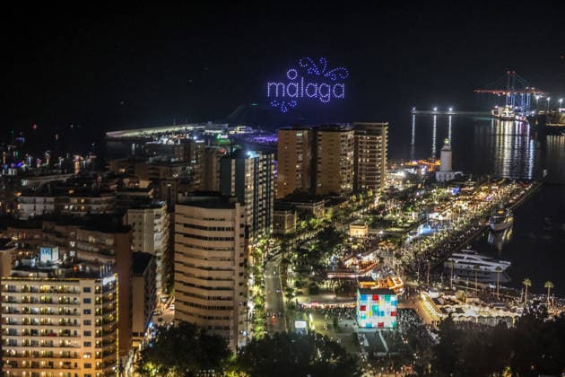 August 15, 2026: August 15, 2026 (Malaga) The fireworks and drones show at the MoÂ¡laga 2026 Fair, with 5,600 pyrotechnic effects and music, marked the beginning of nine days of festivities in the port of Malaga that joins the cityÃ¢â‚¬â ¢s pier. 500 kilos of powder mark the start of a week of celebration between the Center and the real Cortijo de Torres - ZUMAc161 20260815_zap_c161_032 Copyright: xLorenzoxCarnerox
