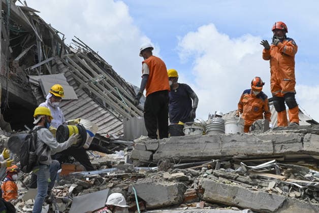 Search and rescue operations continue in quake-hit Pereira PEREIRA, COLOMBIA - AUGUST 14: Search and rescue operations continue at various locations across Pereira, in Colombia, on August 14, 2026. The death toll has reached 94, and 41,600 families have been affected, according to a report by Colombian President Abelardo de la Espriella, who visited Pereira and pledged to support the city and its reconstruction. Alexis Munera Anadolu Pereira Colombia. Editorial use only. Please get in touch for any other usage.  Copyright: x2026xAnadoluxAlexisxMunerax