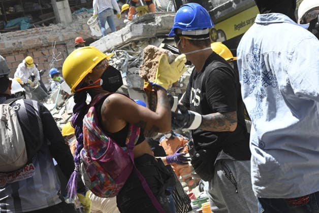 Search and rescue operations continue in quake-hit Pereira PEREIRA, COLOMBIA - AUGUST 14: Search and rescue operations continue at various locations across Pereira, in Colombia, on August 14, 2026. The death toll has reached 94, and 41,600 families have been affected, according to a report by Colombian President Abelardo de la Espriella, who visited Pereira and pledged to support the city and its reconstruction. Alexis Munera Anadolu Pereira Colombia. Editorial use only. Please get in touch for any other usage.  Copyright: x2026xAnadoluxAlexisxMunerax
