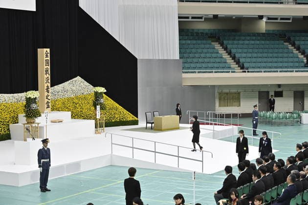 Japan commemorates war dead on 81st anniversary of end of World War II TOKYO, JAPAN - AUGUST 15 : Japanese Prime Minister Sanae Takaichi approaches the memorial altar to offer flowers during the National Memorial Service for the War Dead at the Nippon Budokan in Tokyo, Japan, August 15, 2026. David Mareuil Anadolu Tokyo Japan. Editorial use only. Please get in touch for any other usage.  Copyright: x2026xAnadoluxDavidxMareuilx