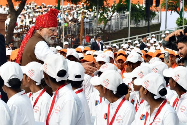 August 15, 2026, Delhi, Delhi, India: Indian Prime Minister Narendra Modi with school student Adress from the Rampart of Redfort on the occassion of Nation Celebrate 80th Indpendent Day, in New Delhi on Saturday 15Aug, 2026, , INDIA Delhi India - ZUMAb226 20260815_zip_b226_033 Copyright: xRavixBatrax
