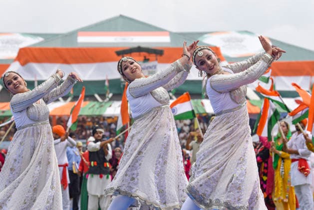 August 15, 2026, Srinagar, Jammu And Kashmir, India: Artists perform during a ceremony to mark India s Independence Day in Srinagar on August 15, 2026. Srinagar India - ZUMAz120 20260815_zip_z120_029 Copyright: xBasitxZargarx
