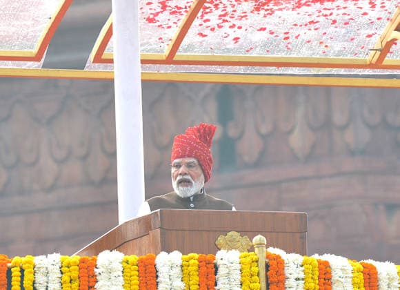 Indian Prime Minister Modi addresses nation on India s Independence Day NEW DELHI, INDIA - AUGUST 15: Indian Prime Minister Narendra Modi addresses the nation during Independence Day celebrations at the Red Fort in New Delhi on Saturday India on August 15, 2026. Modi hoisted the national flag at the 17th-century monument and addressed the nation, marking 80 years of Indian independence from British colonial rule since 1947. Imtiyaz Khan Anadolu New delhi India. Editorial use only. Please get in touch for any other usage.  Copyright: x2026xAnadoluxImtiyazxKhanx