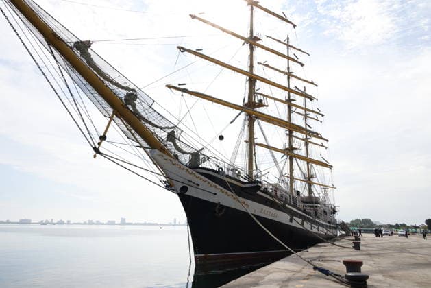 NORTH KOREA, WONSAN - AUGUST 15, 2026: The Russian training tallship Pallada, is seen during a ceremony marking its arrival. The ship arrived in the Democratic People s Republic of Korea on a friendly visit for festivities marking the 81st anniversary of the liberation of Korea from Japanese occupation, on 15 August. Stanislav Varivoda TASS  96176750