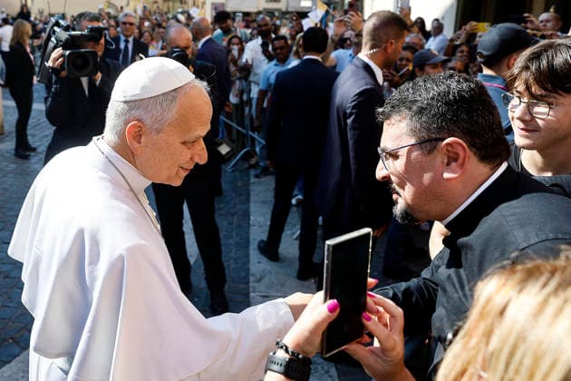 August 15, 2026, Castel Gandolfo, ITALY: Pope Leo XIV arrives to lead the Holy Mass for the Solemnity of the Assumption of the Blessed Virgin Mary, in the Parrocchia Pontificia di San Tommaso da Villanova (Papal Parish of St. Thomas of Villanova) in the summer papal estate in Castel Gandolfo, near Rome, Italy, 15 August 2026. ANSA ANGELO CARCONI Castel Gandolfo ITALY  - ZUMAa110 20260815_zaf_a110_002 Copyright: xAngeloxCarconix