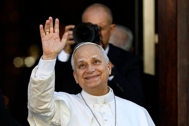 August 15, 2026, Castel Gandolfo, ITALY: Pope Leo XIV arrives to lead the Holy Mass for the Solemnity of the Assumption of the Blessed Virgin Mary, in the Parrocchia Pontificia di San Tommaso da Villanova (Papal Parish of St. Thomas of Villanova) in the summer papal estate in Castel Gandolfo, near Rome, Italy, 15 August 2026. ANSA ANGELO CARCONI Castel Gandolfo ITALY  - ZUMAa110 20260815_zaf_a110_003 Copyright: xAngeloxCarconix