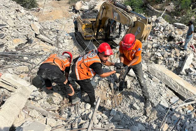 Palestinian Civil Defense Teams Recover Remains From Gaza Rubble Palestinian Civil Defense teams recover the remains of members of the Gharbiya and al-Shawa families during search operations beneath the rubble of a home destroyed in an Israeli airstrike during the war in the al-Rimal neighborhood of Gaza City, on August 15, 2026. Search and recovery operations continued for a third consecutive day with limited resources in an effort to retrieve additional bodies trapped beneath the rubble. Photo by Mekael Bhar apaimages Gaza city Gaza Strip Palestinian Territory 150826_Gaza_MB_00(7) Copyright: xapaimagesxMekaelxBharx xapaimagesx