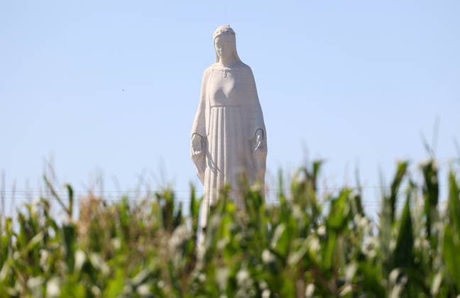 News Bilder des Tages Highest Virgin Mary statue in Europe unveiled Photo: Adam Burakowski East News Ceremony of the unveiling and consecration of the Monument to Our Lady of Mercy on August 15, 2026 in the village of Konotopie near Torun in north-central Poland. The monument, whose height reaches 55,6 metres, was privately financed by the Polish entrepreneur and stock market investor Roman Karkosik. This is the highest Virgin Mary statue in Europe and second highest in the world. EN_01682639_0027 
