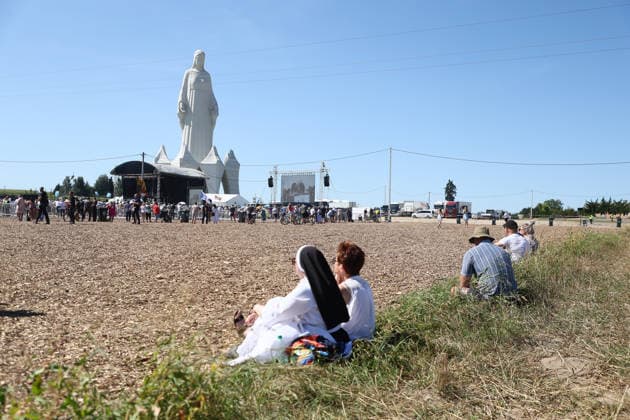 Highest Virgin Mary statue in Europe unveiled Photo: Adam Burakowski East News Ceremony of the unveiling and consecration of the Monument to Our Lady of Mercy on August 15, 2026 in the village of Konotopie near Torun in north-central Poland. The monument, whose height reaches 55,6 metres, was privately financed by the Polish entrepreneur and stock market investor Roman Karkosik. This is the highest Virgin Mary statue in Europe and second highest in the world. EN_01682639_0035 