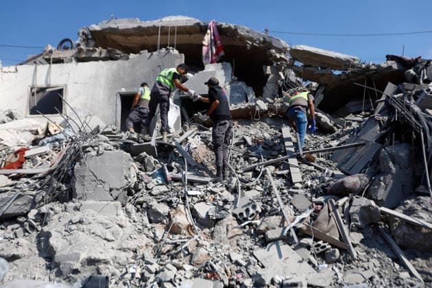 August 15, 2026, Nabatieh District, South Lebanon, lebanon: An Israeli warplane carried out an airstrike on a house in a tourist area of Ansar, southern Lebanon, before dawn, completely destroying the building and causing extensive damage to surrounding properties. LebanonÃ¢â‚¬â ¢s Ministry of Health said the final toll was seven killed, including three children and two women, and two others injured. Nabatieh District lebanon - ZUMAb339 20260815_znp_b339_015 Copyright: xAbdulxKaderxAlxBayx