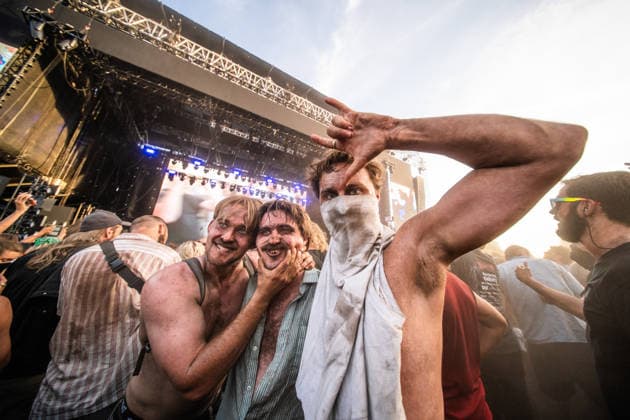 Turnstile live at Syd For Solen 2026 Copenhagen, Denmark. 14th, August 2026. Concert goers seen in a dusty mosh pit at a live concert with the American hardcore punk band Turnstile during the Danish music festival Syd For Solen 2026 in Copenhagen. Denmark, Copenhagen  Copyright: xGonzalesxPhoto RolfxMeldgaardx