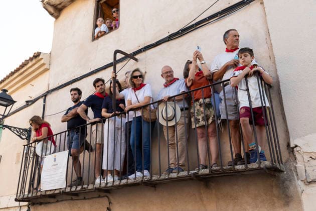 August 15, 2026, Penafiel, Valladolid, USA: Villagers gather for the running of the bulls (encierro) at the Fiestas de Nuestra Senora y San Roque in Penafiel, Spain on Saturday, August 15, 2026. The annual festival, taking place this year on August 14-18, includes traditional processions, bullfighting and lively celebrations. Penafiel USA - ZUMAg235 20260815_zap_g235_004 Copyright: xPaulxChristianxGordonx