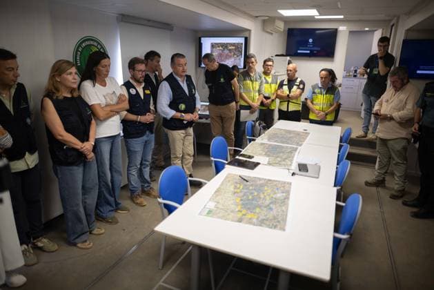 Antonio Sanz Provides an Update on the Huelva Wildfire at the PMA in Niebla. The First Vice President and Minister of the Presidency, Health, and Emergencies, Antonio Sanz, addresses the media. On August 15, 2026, in Niebla, Huelva, Andalusia, Spain. The First Vice President and Minister of the Presidency, Health, and Emergencies, Antonio Sanz, addresses the media at the Forward Command Post for the fire in Niebla, Huelva. His briefing provides information on the fire’s progress and the status of the emergency response deployed in the area. August 15, 2026, Huelva, Andalusia, Spain Huelva, Andalusia, Spain Spain  Copyright: xClaraxCarrascox 7715253