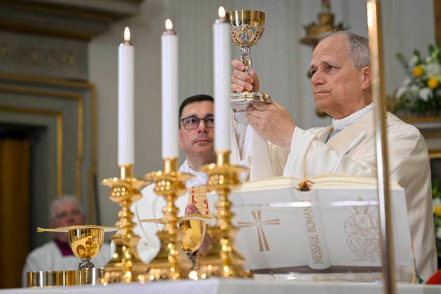 ITALY - POPE LEO XIV PRESIDES OVER THE HOLY MASS FOR THE SOLEMNITY OF THE ASSUMPTION OF THE BLESSED VIRGIN MARY , IN THE PONTIFICAL PARISH OF SAINT THOMAS OF VILLANOVA ) IN SUMMER PAPAL ESTATE OF CASTEL GANDOLFO - 2026 8 15 Italy, Castel Gandolfo , Vatican, 2026 8 15 Pope Leo XIV presides over the Holy Mass for the Solemnity of the Assumption of the Blessed Virgin Mary, in the Parrocchia Pontificia di San Tommaso da Villanova (Pontifical Parish of Saint Thomas of Villanova) in the summer papal estate in Castel Gandolfo, southeast of Rome EDITORIAL USE ONLY - NO BOOKS Copyright: xVATICANxMEDIAx
