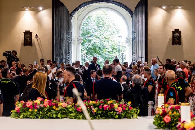 Events in Honor of the Virgin of La Paloma in Madrid The mayor of Madrid, José Luis Martínez Almeida, during Mass at the Church of the Virgin of La Paloma, on August 15, 2026, in Madrid, Spain. The Fiestas de la Paloma, or Verbena de la Paloma, is a summer celebration in honor of the Virgin of La Paloma, originally held in the historic Calatrava neighborhood, near Calle de Toledo and Plaza de la Cebada, in the central district of Madrid. The Virgin of La Paloma is considered the popular patron saint of the capital. AUGUST 15, 2026 PALOMA VIRGIN OF LA PALOMA MASS OFFERING Madrid Madrid, Spain  Copyright: xRicardoxRubiox 7715276